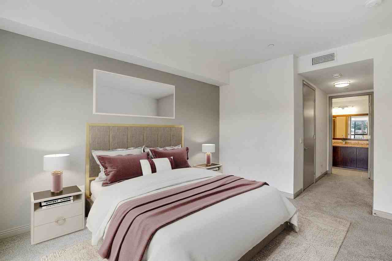 White Magnolia - Photo 6 of 45