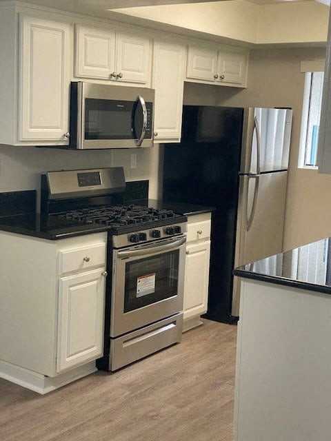 Elmwood Gardens - Photo 4 of 6