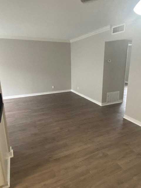 Elmwood Gardens - Photo 6 of 6