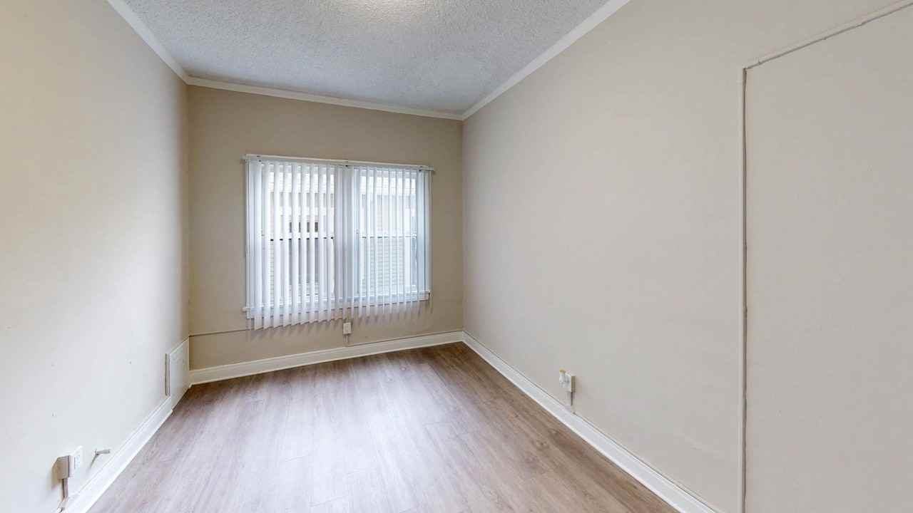 Hobart Apartments - Photo 3 of 8