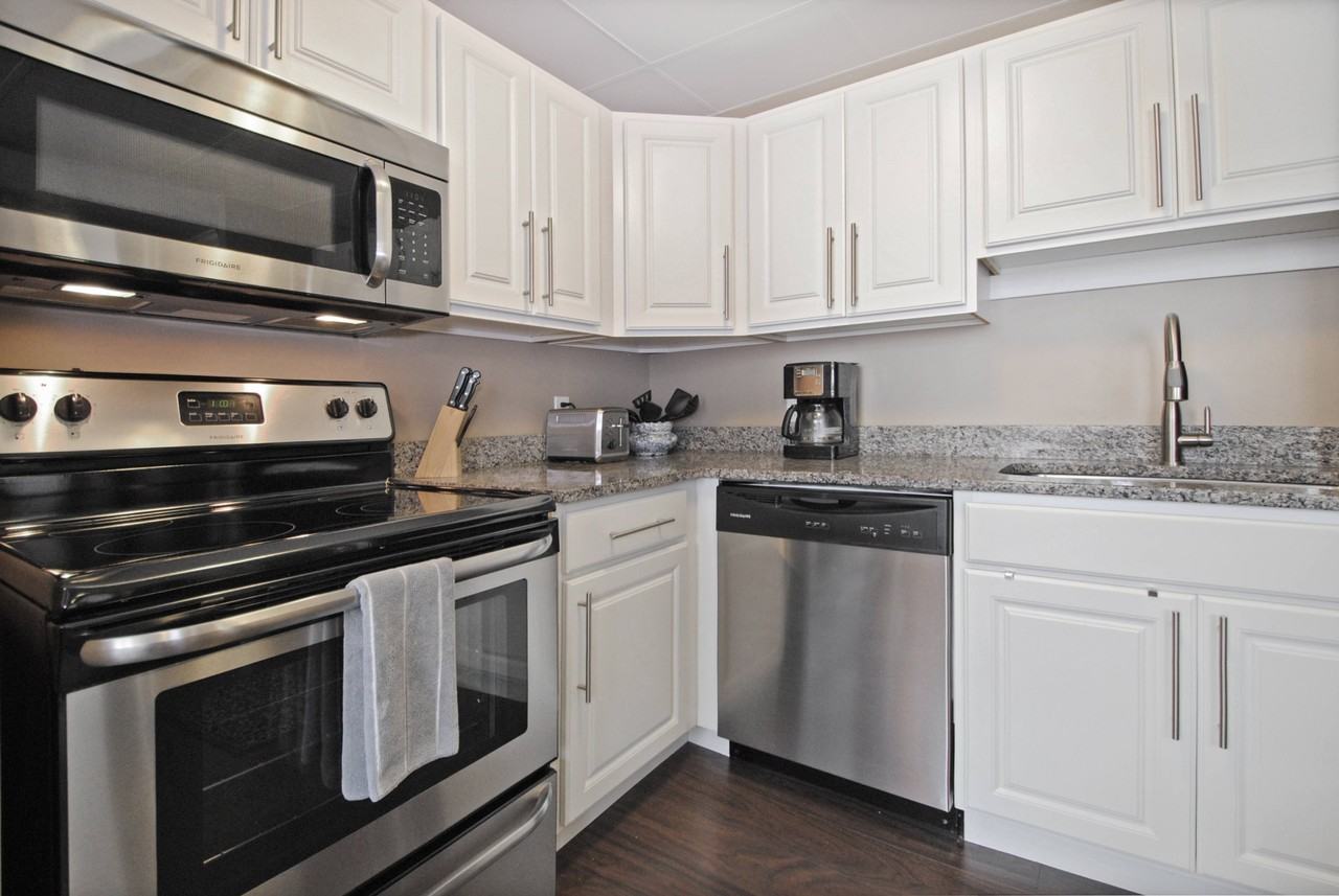 Bancroft Luxury Apartments - Photo 4 of 22