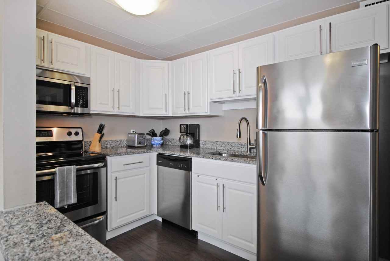 Bancroft Luxury Apartments - Photo 5 of 22