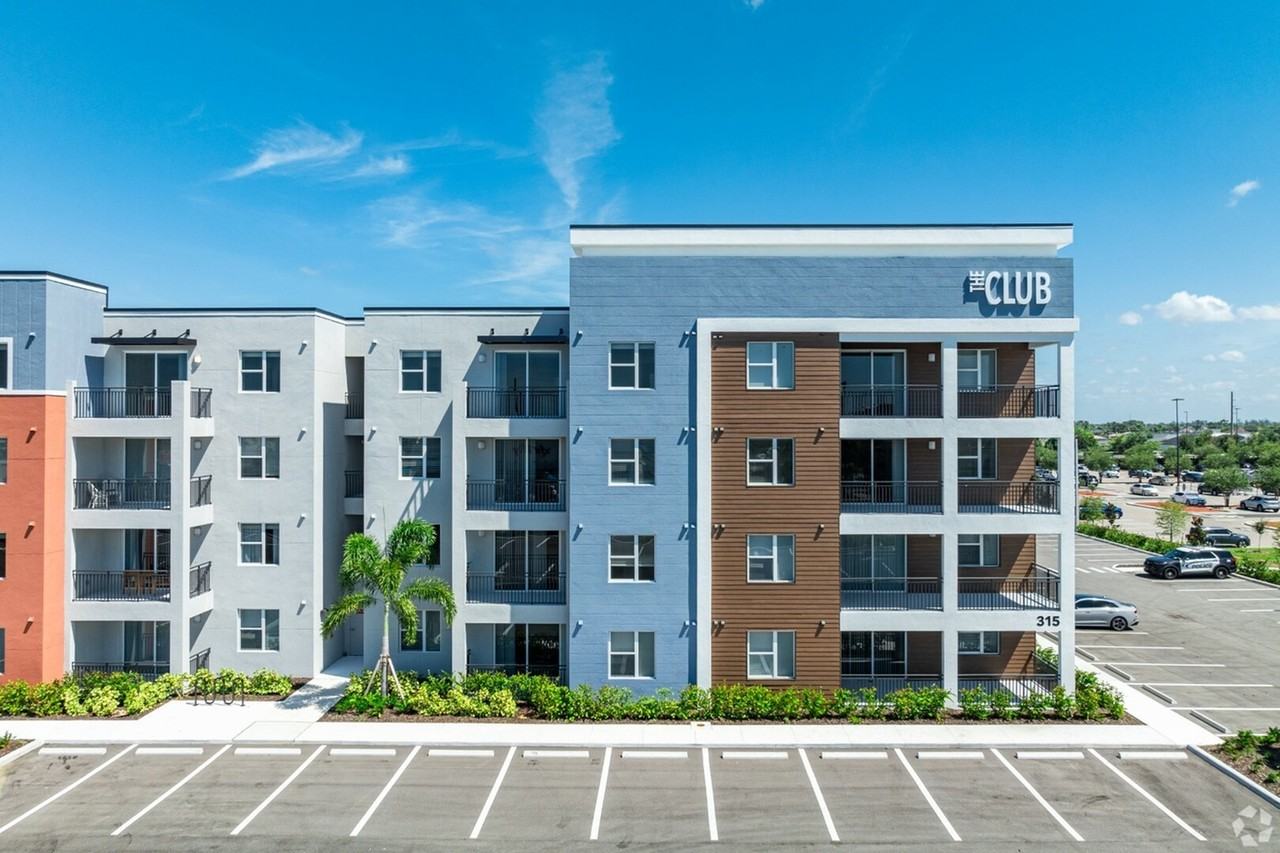 The Club on Pine Island - Photo 5 of 51