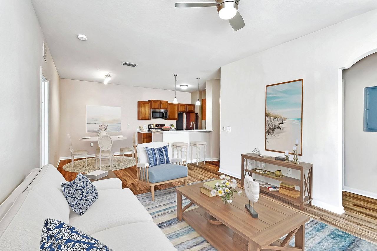 Grandeville on Saxon - Photo 2 of 31