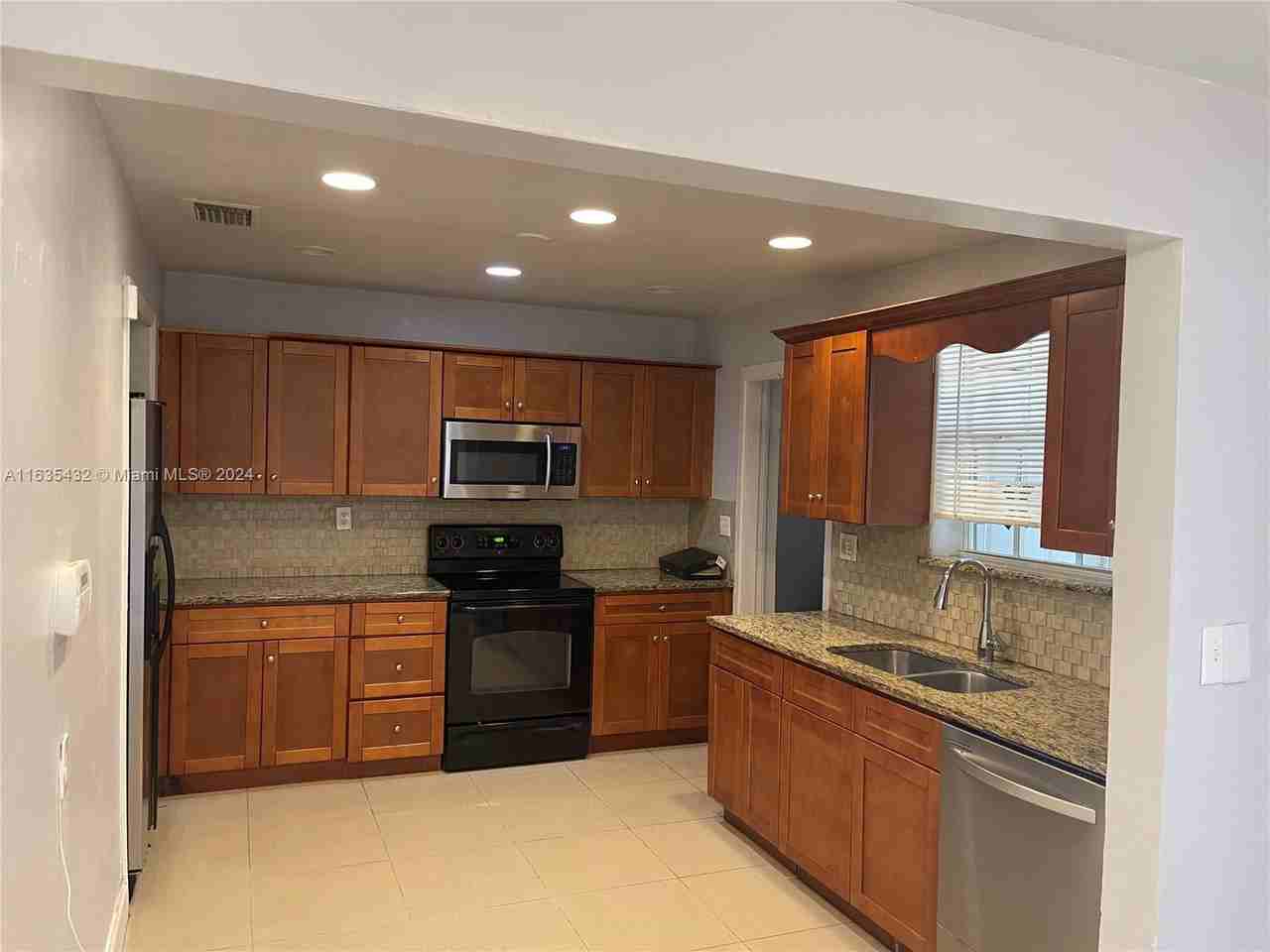 4841 Nw 13th Ct - Photo 2 of 8