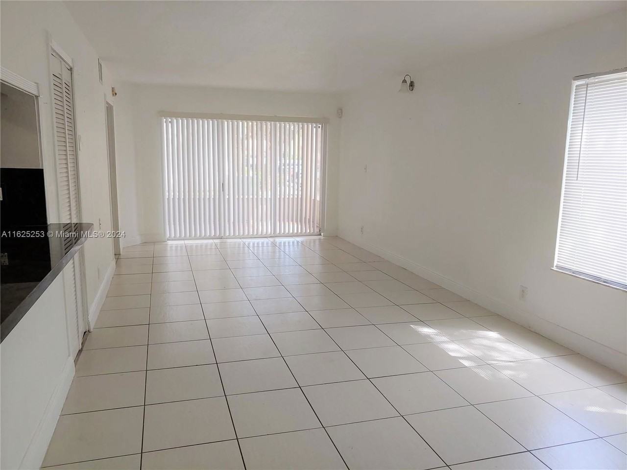 13901 Sw 93rd Ln #13901 - Photo 2 of 8