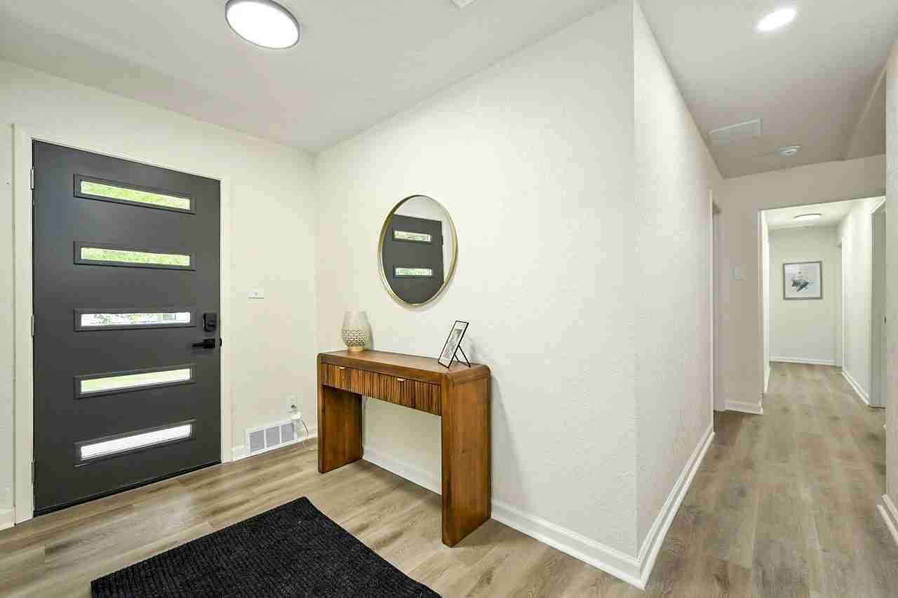 Delmar St - Photo 2 of 11