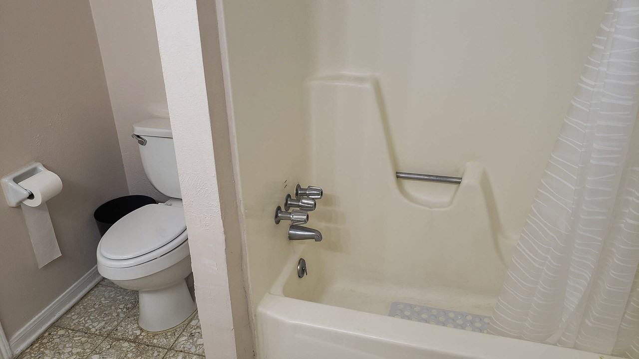 Poplar Grove Dr - Photo 6 of 28