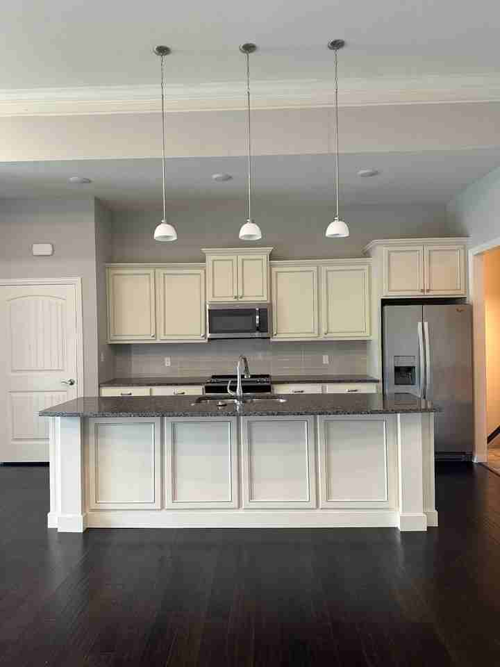 1505 Residence Drive - Photo 3 of 18