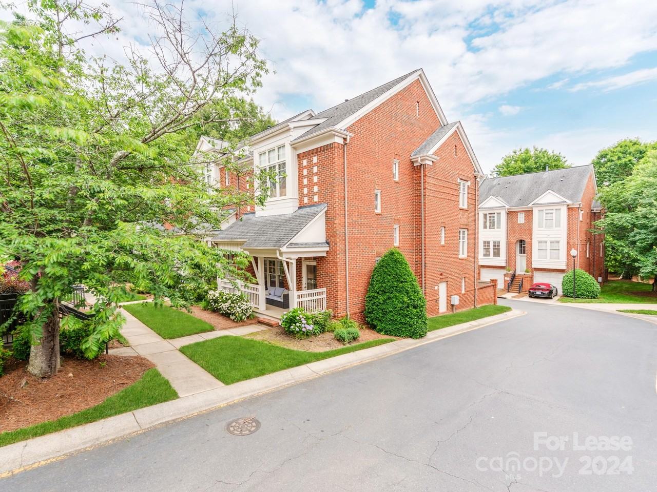 4706 S Hill View Dr - Photo 2 of 43