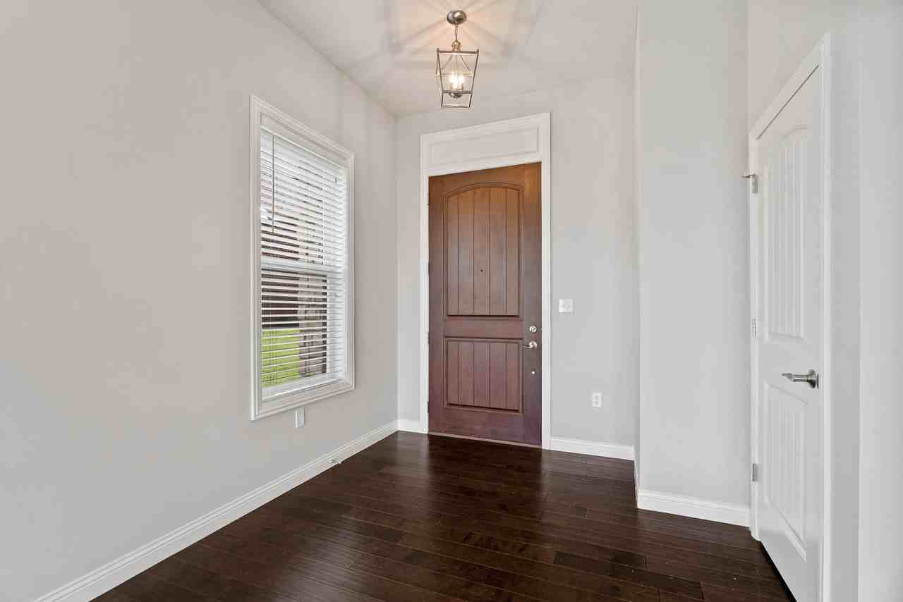 1613 Residence Drive - Photo 2 of 25