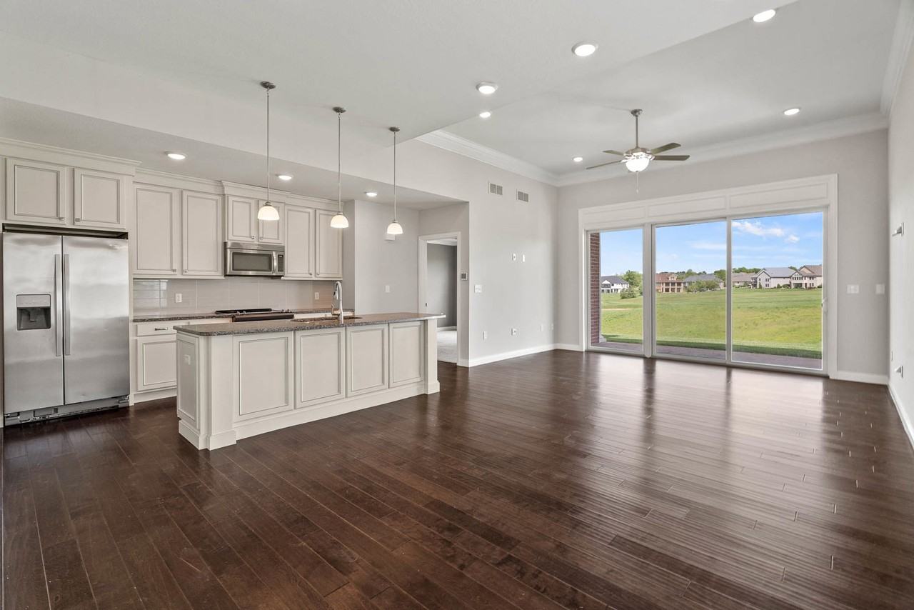 1613 Residence Drive - Photo 3 of 25