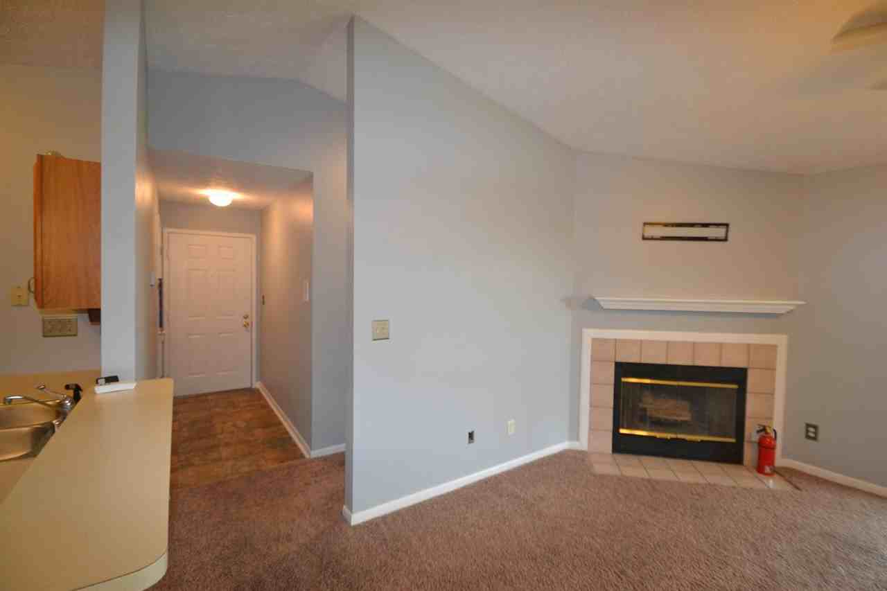 8919 Eagleview Dr - Photo 3 of 23