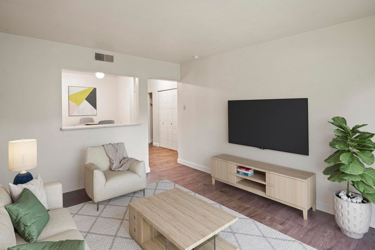 Westport Edge Apartments - Photo 3 of 50