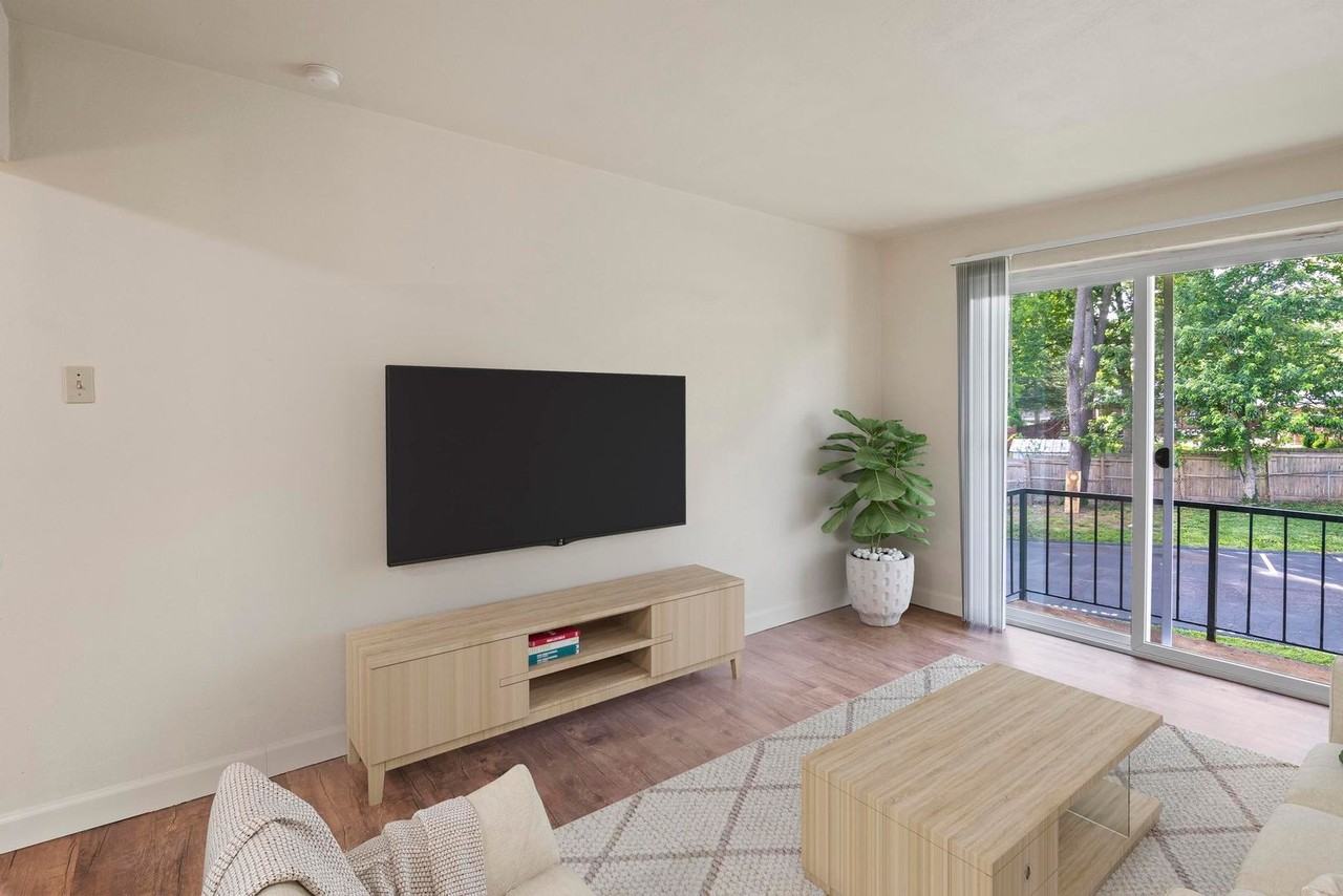Westport Edge Apartments - Photo 4 of 50