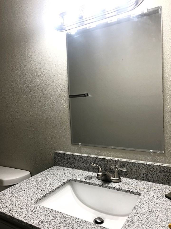 The Palms Apartments - Photo 6 of 7