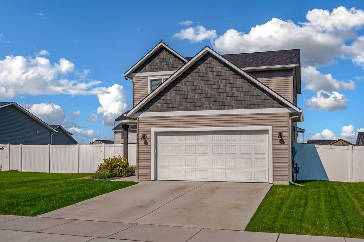 12417 N Cavanaugh Dr - Photo 2 of 21