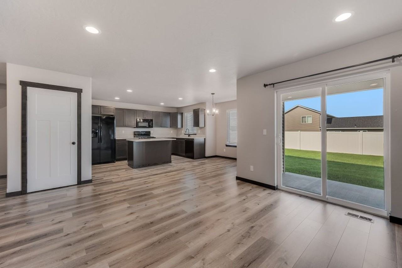 12417 N Cavanaugh Dr - Photo 5 of 21