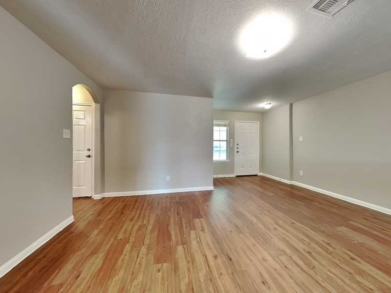 22366 Queenbury Hills Dr - Photo 4 of 23