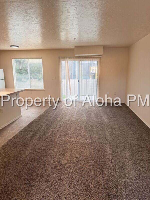 1041 W Pine Ave #1 - Photo 3 of 17