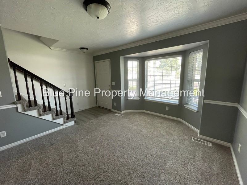 217 Georgetown Dr #1 - Photo 3 of 14