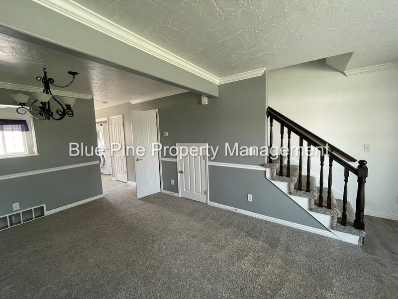 217 Georgetown Dr #1 - Photo 4 of 14