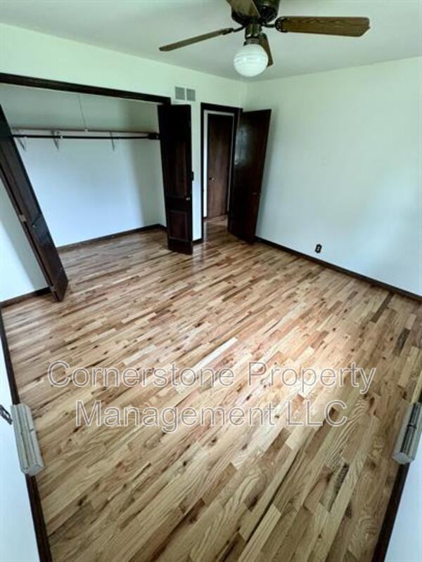 202 W 14th St - Photo 3 of 18