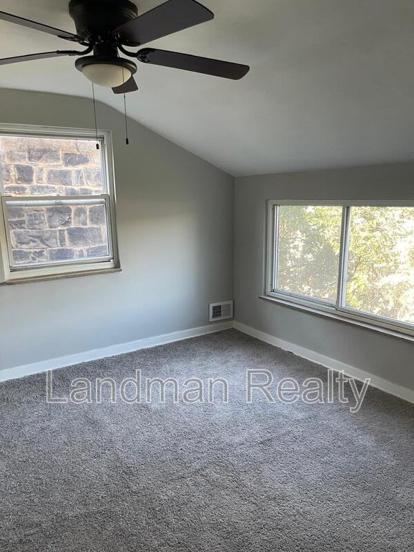 612 Michigan Ave - Photo 3 of 8