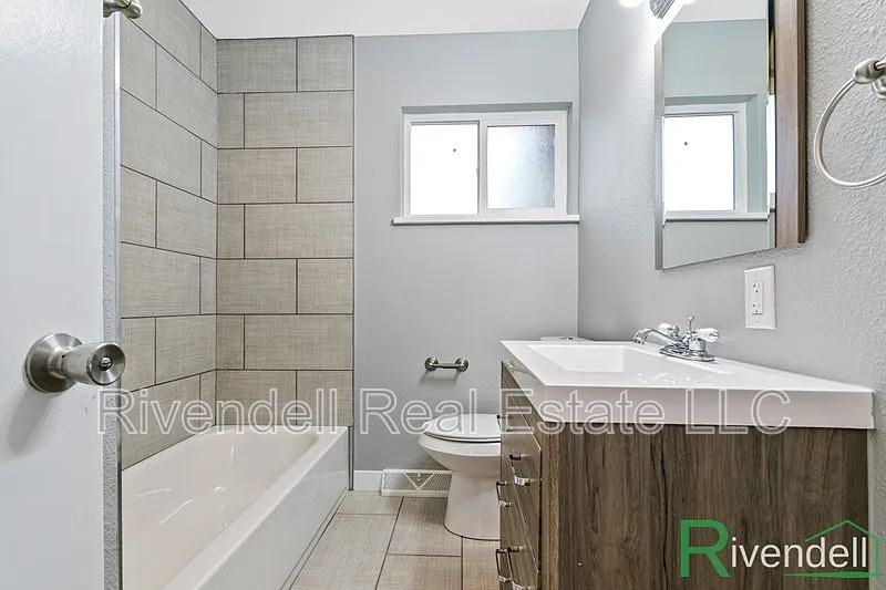 1320 Winona Ct - Photo 3 of 8