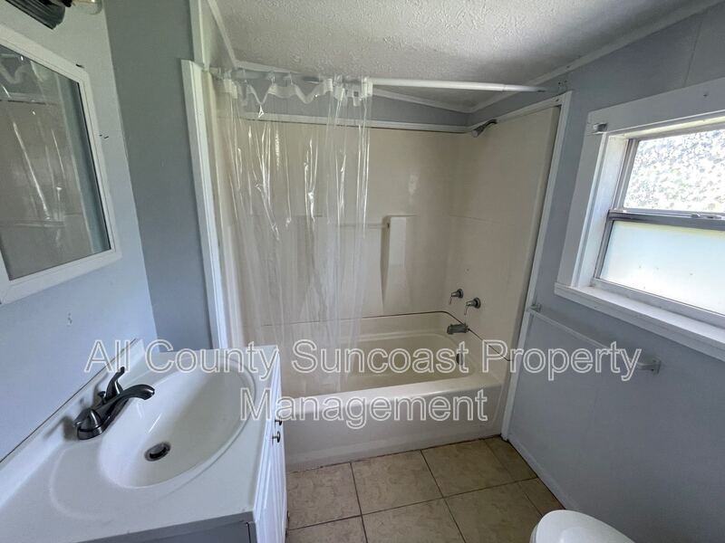 1830 27th Ave N #E - Photo 6 of 9