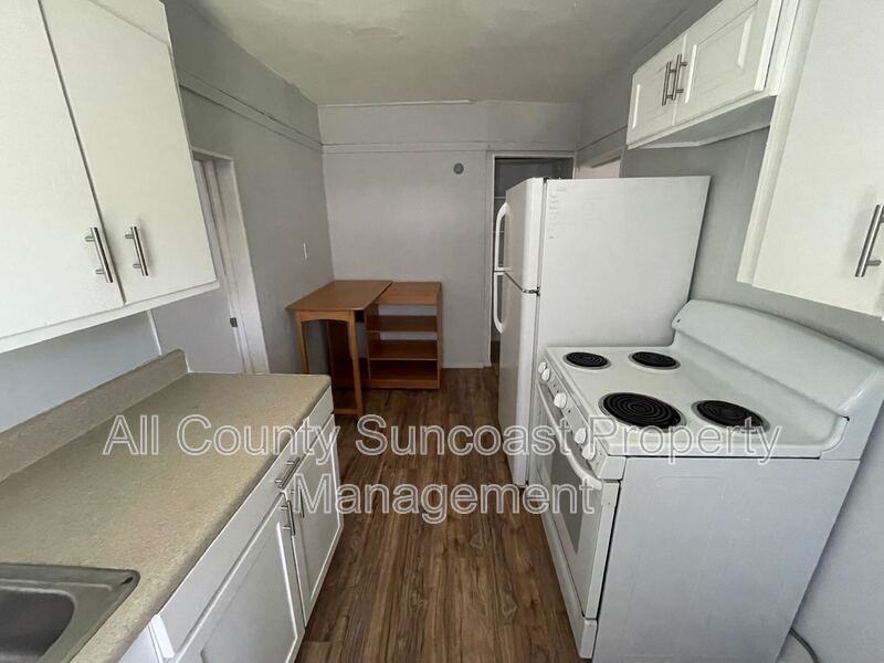 1830 27th Ave N #E - Photo 4 of 9