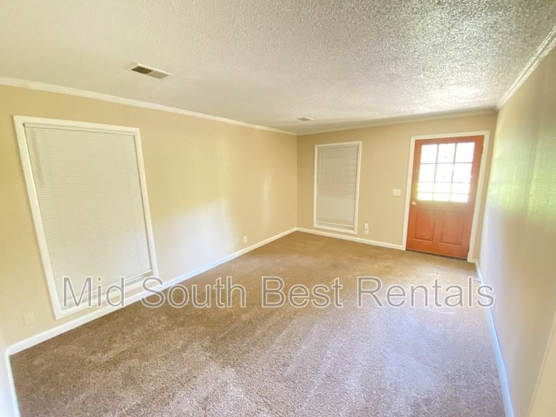 527 Hewlett Rd - Photo 2 of 10
