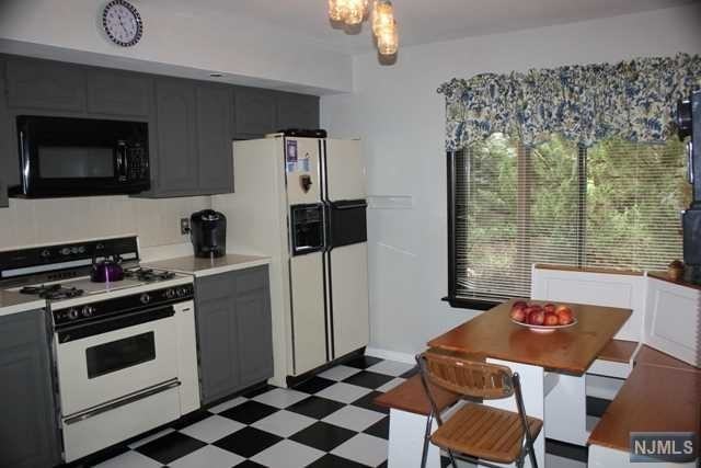 Brookside Heights - Photo 3 of 21