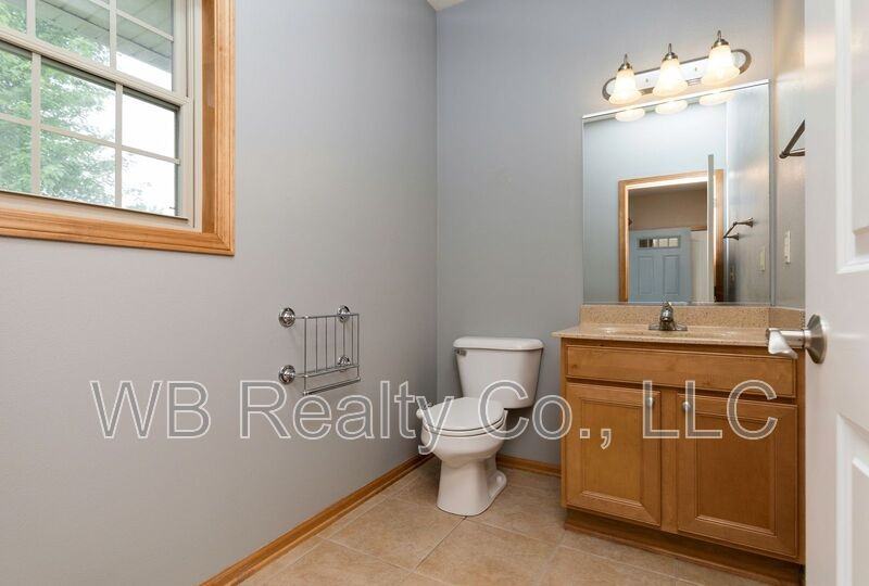645 Se Carefree Ln - Photo 3 of 31