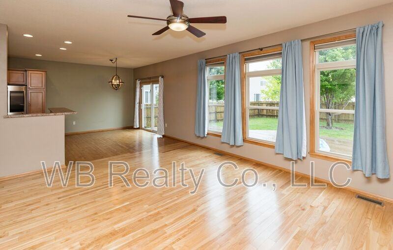 645 Se Carefree Ln - Photo 4 of 31