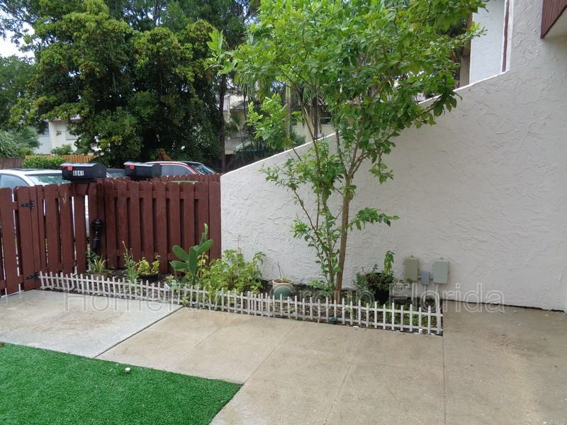 6841 Nw 29th Ave - Photo 2 of 33