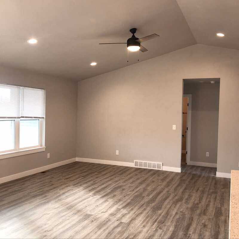 449 Longwood Ln - Photo 5 of 14