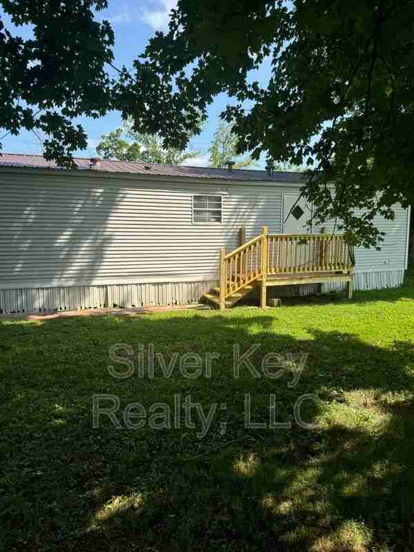 115 Barnett St - Photo 3 of 15