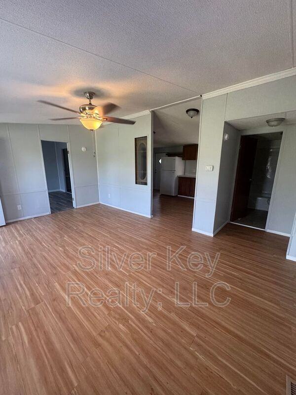 115 Barnett St - Photo 5 of 15
