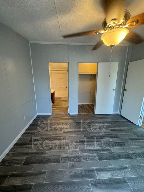 115 Barnett St - Photo 7 of 15