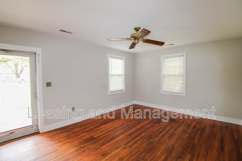 679 Savannah Hwy - Photo 3 of 19