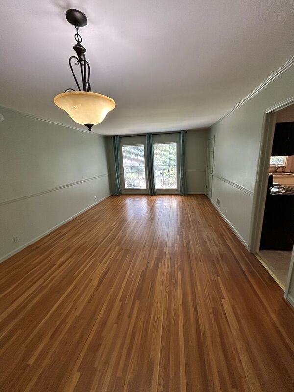 2952 Donita Dr - Photo 3 of 14