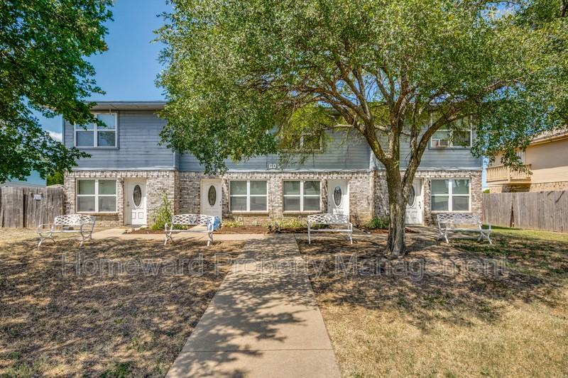 604 Meadow View Ct - Photo 2 of 13