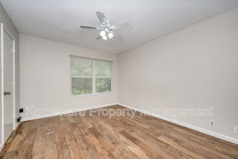 604 Meadow View Ct - Photo 7 of 13