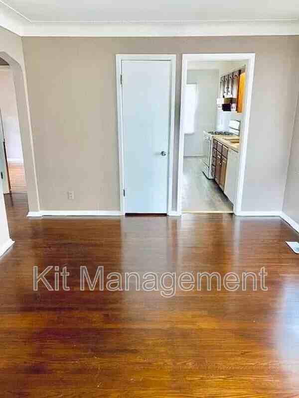 806 Brookley Blvd - Photo 2 of 13