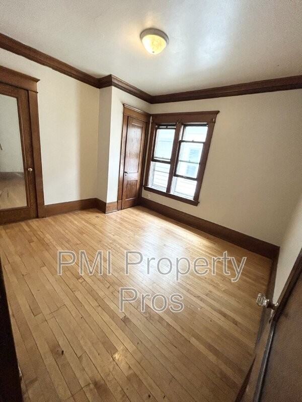 2568 N 41st St - Photo 3 of 7