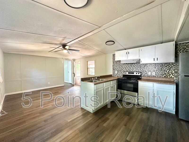 9325 Beeler Ct - Photo 3 of 15