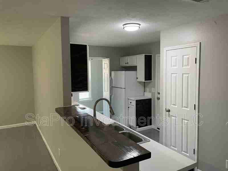 158 Village Place - Photo 3 of 13