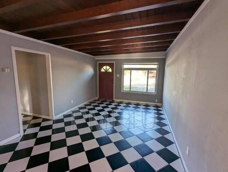 2900 Parsifal St Ne - Photo 2 of 20