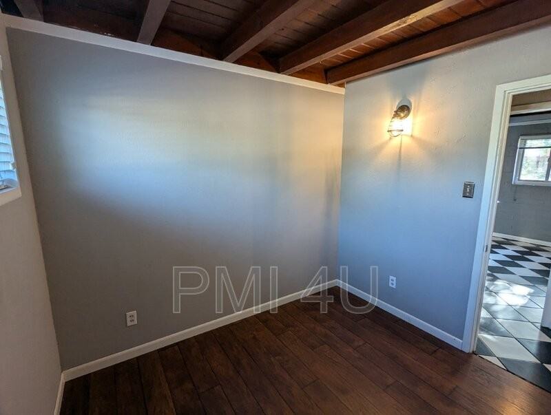 2900 Parsifal St Ne - Photo 5 of 20